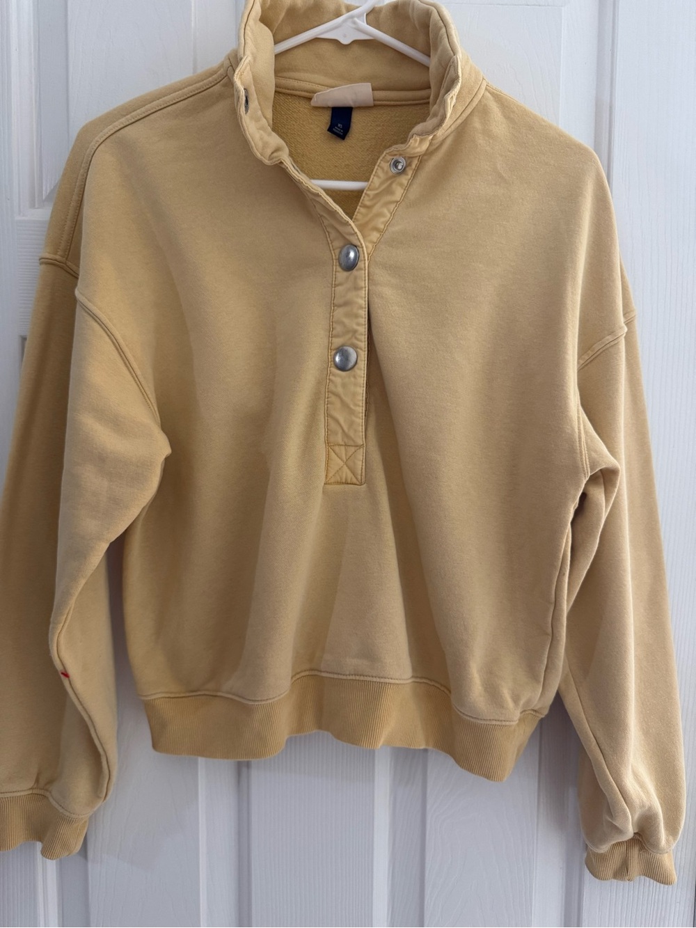 Universal Thread Snap-Front Pullover Sweater in butter yellow